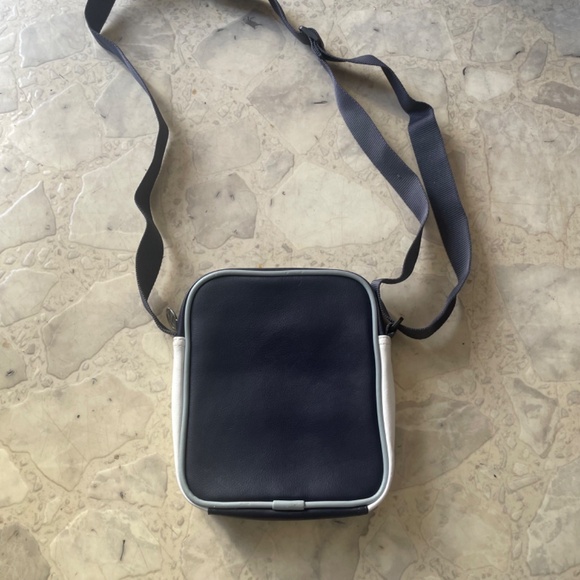 PUMA Vintage Retro Messenger Bag - Picture 2 of 6